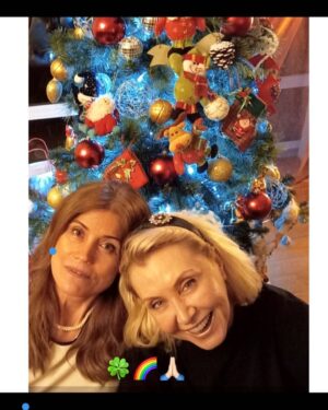 Nergis Kumbasar Instagram - 🌈🍀🙏🏻 @yoncakoksal