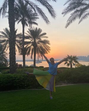 Nergis Kumbasar Instagram - @ooroyalmirage 🌈🌴🌞💦🦎
