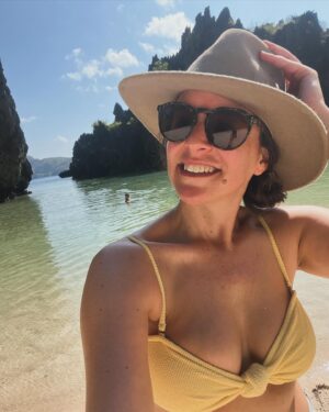 Neroli Meadows Instagram - Palm trees = joy. 

El Nido, Philippines