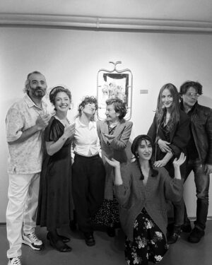 Neslihan Arslan Instagram - Ayşem’imizin sergisi 21 Mayıs’a kadar @galleryinnistanbul ‘da ✨

Arkadaşlık şahane bir şeydir 🖖🏿🤍