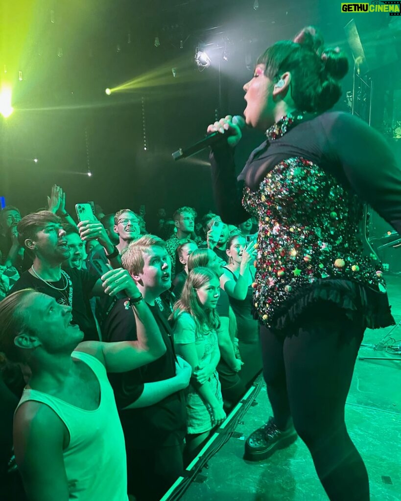 Netta Instagram - LONDON !!! AMSTERDAM !!! BERLIN !! COLOGNE!! Thank you for allowing me to live my dream. Thank you for the energy for months to go. I had the most special authentic good hearted people screaming the lyrics with me and I couldn't be more happier. Did you like the shows?! 🧚🩵
