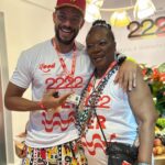 Neusa Borges Instagram - Encontros com pessoas queridas, que a última noite de carnaval em #salvador nos proporciona. 📷 @priborges021 #neusaborges #expresso2222