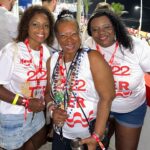 Neusa Borges Instagram - E o melhor mês do ano chegou ao fim, o mês do #carnaval. Esse é o meu #tbt❤️ de hoje, nada melhor que está junto com as minhas filhas. Até logo fevereiro!! (📷: Arquivo Pessoal) #neusaborges