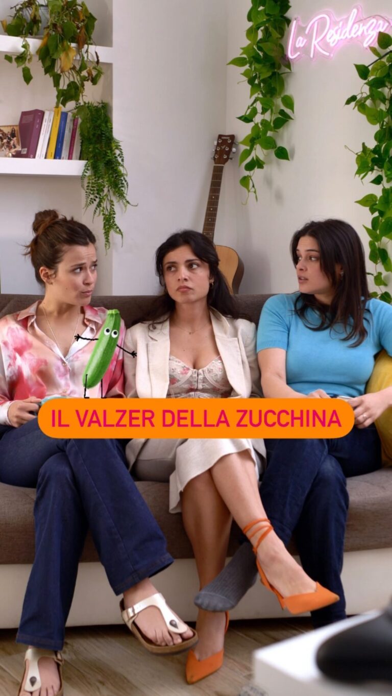 Neva Leoni Instagram - PSICODRAMMATICHE 🫦Il Valzer della Zucchina🥗 In una relazione ci sono importanti da tenere presente: Se il tuo partner piace alle tue amiche, se ti fa ridere, se è capace di maturità emotiva…se sa ballare il valzer della zucchina con il diavolo nel pallido plenilunio… Regia @claude.n.a.n.n.i Con @ilariarossiofficial @giuliapetrungaro