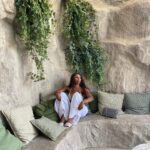 Neverly Paris Instagram - Come with me fly you out to Greece 🇬🇷