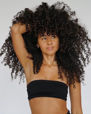 Nia Pettitt Instagram - Tempted to get my hair cut into this shape but I want to see how long my hair can get.. 🦋✨💖 — I’m finally getting my hair trimmed after so long but help me decide so I know what to do prior to my appointment. #niaTHELIGHT