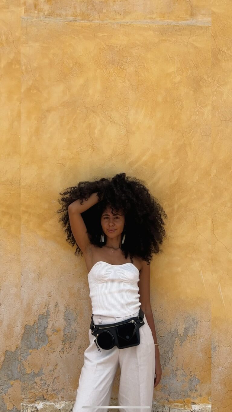 Nia Pettitt Instagram - “I wasn’t born in Africa but it was born within me..” — There are still SO many places I want to visit like Mozambique in particular Vilankulos, the deserts in Namibia, the beaches in Mauritius and so many more places. I feel alive whenever I’m on the Motherland. I know I’ll probably move here in a few years, I can feel it.. ✨🌞🦋💖 #niaTHELIGHT