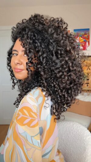 Nia Pettitt Instagram - MY CURRENT CURL ROUTINE. 🦋✨💕 — Got curl Q’s? Comment below! #niaTHELIGHT
