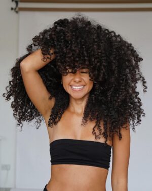 Nia Pettitt Instagram - Tempted to get my hair cut into this shape but I want to see how long my hair can get.. 🦋✨💖 — I’m finally getting my hair trimmed after so long but help me decide so I know what to do prior to my appointment. #niaTHELIGHT