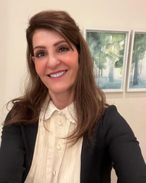Nia Vardalos Instagram - Thank you for having me @audiobooks I absolutely loved hosting your event! Glam wand: @helenkalognomosmakeup & tuxedo dress is vintage @maisonvalentino