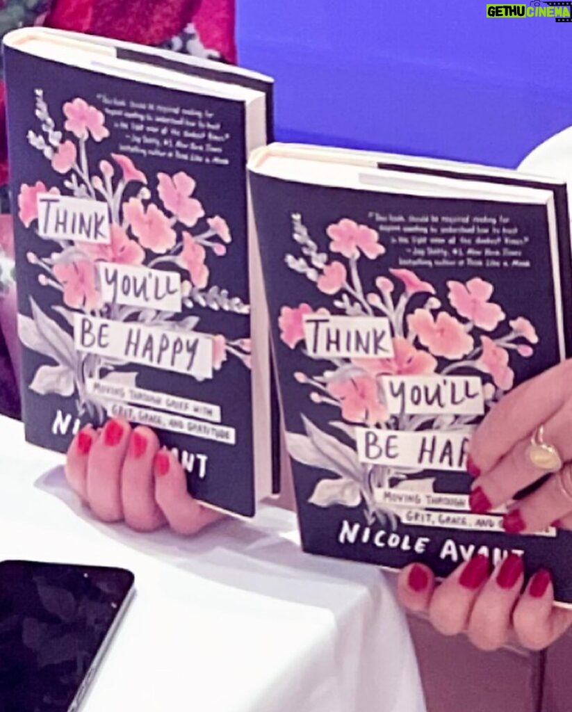 Nia Vardalos Instagram - This book Think You’ll Be Happy is filled with wisdom and gratitude and is available at all sites and stores where books are sold! It makes a perfect gift, especially for Mother’s Day 😉 !! Thank you @nicoleavantofficial for your beautiful words!! You are an inspiration and style goals too! Thank you to our hosts @irenamedavoy #nadineschiffrosen #sherrylansing @jfnathanson 🥰 this was a lovely evening. 📚 (in the last pic…my secret is out, I have 3 hands) #thinkyoullbehappy