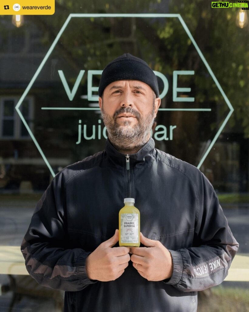 Nia Vardalos Instagram - Winnipeggers! #lookitthis This is my cousin’s awesome healthy yummy store! Repost from @weareverde • 🍍✨ Start the day with our Prairie Sunrise cold-pressed juice! This refreshing blend of pineapple, ginger, green apple, and lemon will give you that perfect morning boost. Trust us, once you try it, you’ll be hooked! 🌅 📍 - 887 Westminster Ave ☎️ - 204-615-8733 🌐 - www.verdejuicebar.ca #weareverde #verdejuicebar #supportlocal #wolseley #freshjuice #juice #winnipegjuicebar