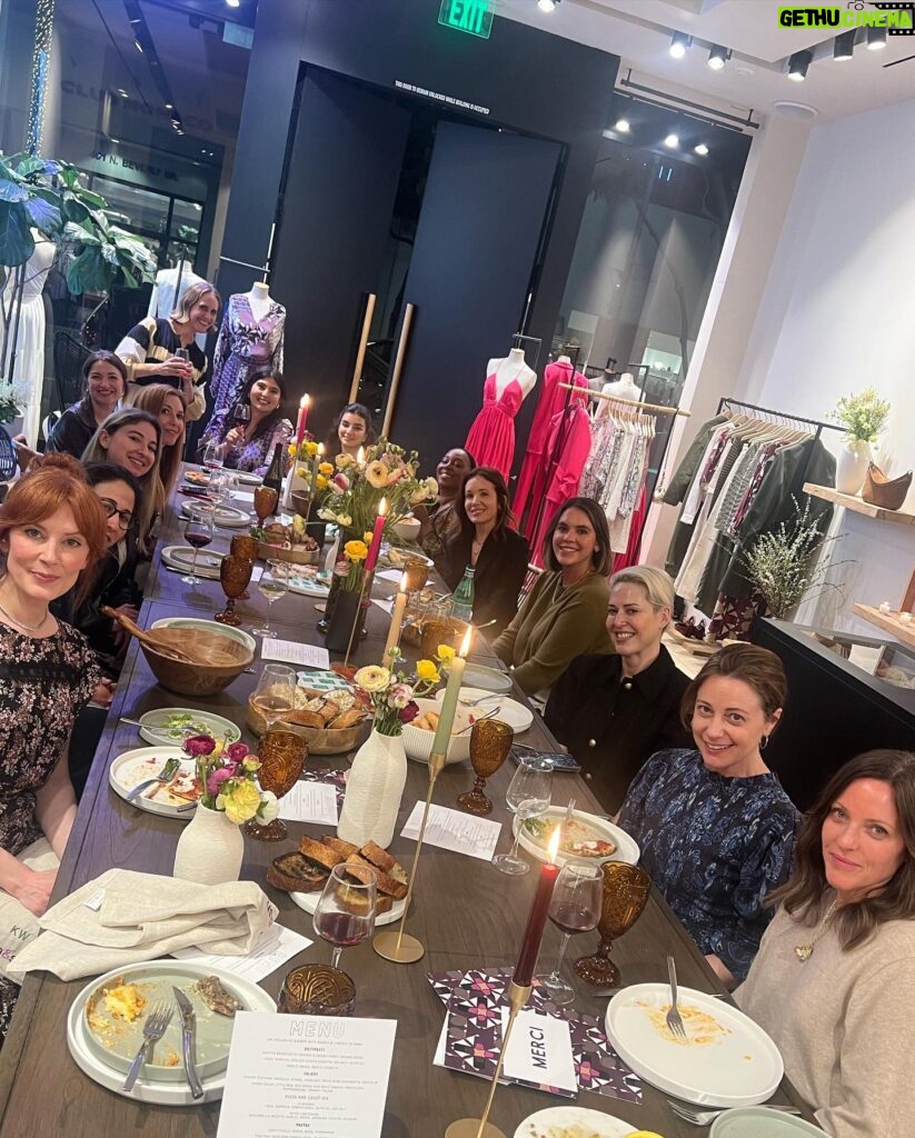 Nia Vardalos Instagram - Thank you @lsloane14 & @bashparis for the sumptuous feast among the Parisian fashions in the elegant Beverly Hills store. We shopped! It was a fun night devouring the new spring line and the @jonandvinnydelivery pasta. Thank you #bashparis !! #shopping #paris #beverlyhills 👗 👜 👢 🍝