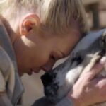 Nicky Whelan Instagram – Our episode of @bondi_vet is out now and we love it! Doctor Arvid comes to @spiritofanimalsrescue please click the link in my bio to watch the full ep ! #rescue #bondivets #savinganimals 🙏🏼🐍🐄🦮🐖🐪🦧🐓🦜🦨🪺❤️