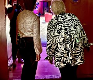 Nicola Sturgeon Instagram - A privilege to interview the wonderful @janeygodley at @ayewriteglasgow tonight - hilarious, at times poignant, but always thoroughly uplifting discussion - proving again that laughter is great medicine❤️