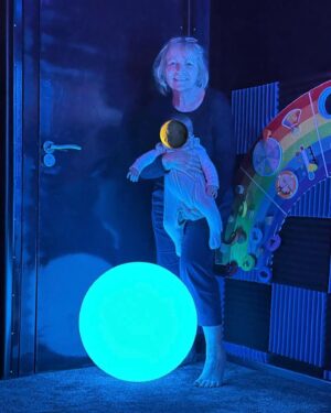 Nicola Thorp Instagram - Baby girl had a magical time at the @citccharity sensory room at their children’s centre in Bispham. 
£10 for two young people for an hour session. 

Click here to book your session https://www.counsellinginthecommunity.com/book-for-2-or-4-cyp 

Think my Mum and Dad might be heading back on their own for some peace and quiet ❤️