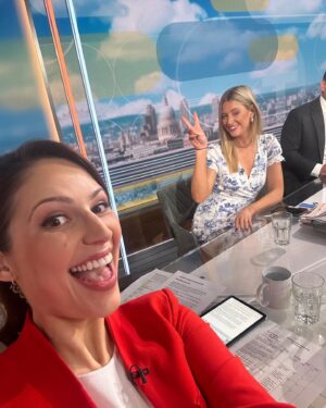 Nicola Thorp Instagram - She’s got a new job. Breakfast Show Co-host ❤️

Talk Today 6am-9.30am