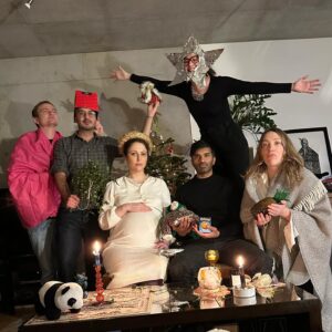 Nicola Thorp Instagram - Feliz Navidad. Swipe left for @later_youth on vocals and 📸