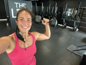 Nicola Correia Damude Instagram - #measureyourpowernotyourdresssize 💪🏽Over the last few months I’ve been re-evaluating my relationship to exercise. As you know committing to regular practises of fitness and exercise changed my life in really Beautiful ways. But a big part of my fitness journey was about community. It was about getting out of the house, taking classes with people who challenged me, working with trainers and peers who motivated me and focusing on my physical and mental health. Then Covid hit, and it was me in my living room lifting weights and running on the spot. It was still good for my serotonin and overall health but after two years I started to feel an old feeling of resistance to exercise again. It felt like a chore, an obligation or a way to “keep my weight down” which is a mindset I’ve been fighting against for years. So, a few months ago I worked with a great councillor who encouraged me to make sure I was exercising because it made me happy and strong and not because it had become an obsessive or unhealthy practice like the disordered eating habits I’ve struggled with since I was a child. I started only doing exercise that I was excited about doing on my own. Hiking, trail running, walking. I started to feel a healthier relationship to my fitness again. But I REALLY did miss weight training. I realized it wasn’t the weight training that was the problem, it was the doing it ALONE at HOME. So I put my mask on and went back to my Gym, to my classes and back to my community engagement in fitness and I got my Joy back, my Excitement back and my relationship to exercise feels Positive and Healthy again. It feels great! But I’m really glad that I took the time and did the work to check in with myself to make sure that I am staying healthy both Physically and MENTALLY. Fitness is a lifelong relationship and we have to let it breath, change and grow. Happy Health Loved Ones!👍🏽🎉🌞❤️ #bodypositivity #bodypositive #bodypositivemovement #womenempoweringwomen #shadowhunters @shadowhunterstv #fitness #fitnessmotivation #womenwholift #womensupportingwomen #eatingdisorderrecovery #womenshealth