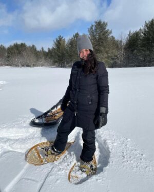 Nicola Correia Damude Instagram - The Great White North❄️ 🌲🌲🌲 🌲🌲🌲 #wethenorth #canadianwinter #canada🇨🇦 #newbeginnings @shadowhunterstv @tvburdenoftruth @coronercbc @theboystv @thedinodana @ghostwriterappletv @dieinagunfight @cwrepublicsarah #thisis40 @theboystv #shadowhunters #theboys #lightwoods #strength #measureyourpowernotyourdresssize