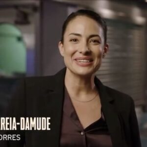 Nicola Correia Damude Instagram - I sincerely could not Love this show more!❤️ @residentalien is not only Hilarious, Moving and Exciting it also has some of the most inspiring Representation on TV right now. You all know how I feel about  the importance of Representation in terms of Race, Culture, Gender, Body-Diversity and Feminism and this show has ALL OF IT! Honestly, it was like a Dream for me. I’m so deeply Proud to be a part of it! Check it out on Wednesdays 10/9c on @syfy (Clip was too long so I had to edit. Check out the full trailer on @syfy) #chrissheridan @alantudyk @saratomko19 @elizabethbowensometimes @syfy #syfy #coreyreynolds @alicewetterlund #levifiehler @jennalamiaisme #lindahamilton @meredithgarretson @judahprehn #robertduncanmcneill @kabirakhtar @shootgoodfilms #sarahpodemski #representation #representationmatters #bipoc #bipocactors #feminism #bechdeltest #bodydiversity #womeninfilm #womeninfilmandtv @shootgoodfilms @kabirakhtar