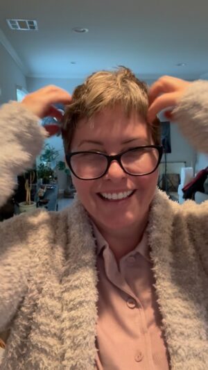Nicole Eggert Instagram - I love to scare my 12 yo fashion forward child with styles I can do with my new haircut 💇 #karenhair