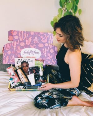 Nicole Gale Anderson Instagram - So excited to be a #fabfitfunpartner this season! Lots of awesome goodies included in the Spring box- especially crushing over the insulated stainless steel S’ip water bottle by @swellbottle 😍🐋, the @quayaustralia cat-eye sunnies😎🐱 & the floral print robe by @showmeyourmumu (because flowers, obviously. Hehe 🌸👘) I love that you can customize your box & choose most of the products to match your lifestyle. Total products are valued at over $200 for only $49.99   $10 off your first box if you use my coupon code “NP” at www.fabfitfun.com. @fabfitfun #fabfitfun #fabfitfunspringbox #paidsponsorship