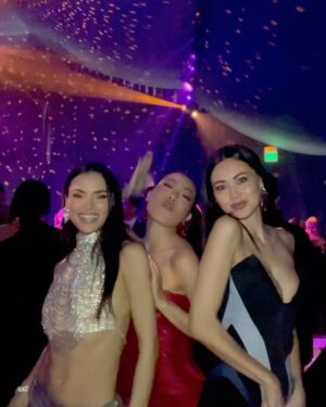 Nicole Kang Instagram - OSCARS 2024 ✨✨✨
Thank you @ejaf for hosting me and my tribe. 
It was truly such a crazy day. 
I just cannot believe the amount of gorgeous human beings I am lucky enough to lean on, to call, to dance at the function with…♥️
If we’ve crossed paths, thank you for holding the door open for me, big ass train and all

Thank you to #ejafoscars
@ejaf in your fight to end the AIDS epidemic 
Thanks to our hosts with the most 
@eltonjohn 
@davidfurnish 
@nph 
@dbelicious 
#tiffanyhaddish