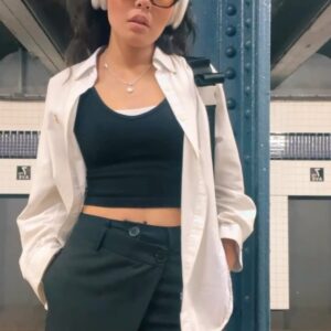 Nicole Kang Instagram - how come I land in NYC like this every time 🤣🤣🤣