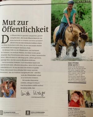 Nicole Mieth Instagram - Hallo meine Lieben! So stolz bin ich auf meine Stute „Navajo“ 😍 Sie ziert gerade das aktuelle @cavallo_magazin Cover 🐎🤗 Die Cavallo ist das größte Reit- und Pferdesportsportmagazin Deutschlands und Navajo hat sich das allemal verdient 🥰 Danke an meine langjährige Freundin und Trainerin @yvonnegutsche und an das gesamte Cavallo Team! 💜 #nicolemieth #navajo #cavallo #cavallomagazine #pferde #horse #kurgestütler  #buckskin #animallover #pony #doubledivideranch #schauspielerin #reiten #westernreiten #covershoot #oktober #happy #love #photooftheday #freizeitreiten #gelassenheitstraining #horseofinstagram #riders #instahorses #ponies