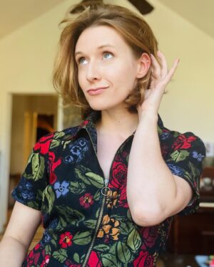Nicole Tompkins Instagram - Felt cute. Did a thing. Here is all the “send me a picture” selfie proof. 😁🥰💇‍♀️☺️ she is feeling it.