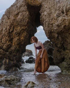 Nicole Tompkins Instagram - 🌊 waves and rocks on a day with women I love 🥰