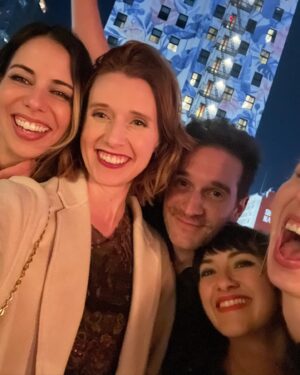 Nicole Tompkins Instagram - The most impeccable vibes from last night. 🥹 #TheGameAwards #TGA 

Biggest congrats to all the nominees and winners and talented humans that work so hard on stories we love.
