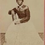 Nicole Beharie Instagram - Sitting with the abolitionist today... The Enslaved. The “freedman”. Thanking them. Honoring them. Asking what chains still need severing? I hope this JUNETEENTH is insightful, grounding and inspiring for you. We are here. Onward. #juneteenth #juneteenthcelebration #gratitude