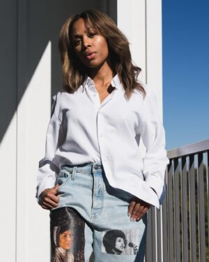 Nicole Beharie Instagram - resistance and art

#sagaftra
Elaine Brown
Zora Neal Hurston
Maya Angelou 
Nikki Giovanni 
Fannie Lou Hammer 
Mamie Till
Shirley Chisholm 
Toni Morrison… 

@fosterlew 📷  @hairbywankaya 💇🏽‍♀️. @eshuclothing 👖