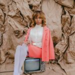 Nicole Beharie Instagram - Mod. Always kinda felt like I’d be more at home in another era👛BUT I’ve finally fallen in love with the one I’m in (yes.despite all the craziness). Grumpy Magazine @grumpymagazine EDITOR-IN-CHIEF: @jazzieperrier INTERVIEW: @parker_s_s PHOTOGRAPHY: @demetriusw STYLING: @nellovintage SET DESIGN: @sentribe MAKEUP: @rachaelreneemua HAIR: @jordywonderland PHOTOGRAPHY & SET ASSISTANT: @bettalucknexttime