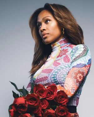 Nicole Beharie Instagram - You have no idea how hard I've looked for a gift to bring You. Nothing seemed right.  What's the point of bringing gold to the gold mine, or water to the ocean.  Everything I came up with was like taking spices to the Orient. It's no good giving my heart and my soul because you already have these.  So I've brought you a mirror. Look at yourself and remember me.
 🌹rumi.  Genuine love is rarely an emotional space where needs are instantly gratified. To know love we have to invest time and commitment...'dreaming that love will save us, solve all our problems or provide a steady state of bliss or security only keeps us stuck in wishful fantasy, undermining the real power of the love -- which is to transform us.' Many people want love to function like a drug, giving them an immediate and sustained high. They want to do nothing, just passively receive the good feeling. 🌹bell hooks.  Imagine what is possible. 📷@fosterlew 💇🏽@hairbywankaya