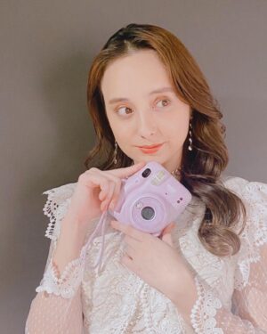 Nicole Ishida Instagram - カレンダー発売しまして
発売イベントしてきました。

久しぶりにみんなに会えて
すごい楽しかったし
この仕事しててよかったって
頑張ってきてよかったなって
感じました。

そう思わせてくれる皆様
本当にいつもありがとう。

素敵な時間でした^ ^

2023年カレンダー
Which is..

みなさんの手元に届いて
一年間一緒にいれますように^ ^

#cheki_instax