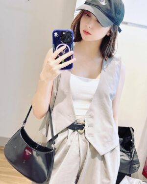 Nicole Ishida Instagram - いつかの私服。

@zara 

 @prada