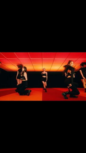 Nicole Jung Instagram - #MOVE_Again#When_I_MOVE#KARA 
FULL VERSION YOUTUBE에서 확인해주세요 😎