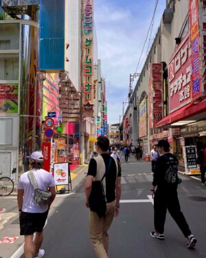 Nicole Maines Instagram - Pt. 1: Tokyo 🗾🗼