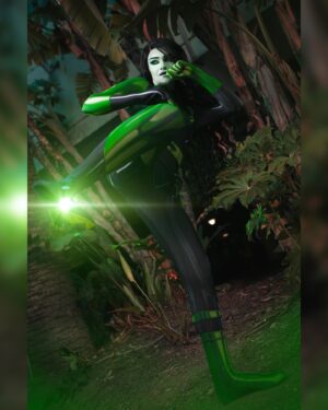 Nicole Maines Instagram - “I am EVIL! Have I made myself clear?” 
💚🖤💚
📸: @photosaiyan 
#cosplay #Shego #kimpossible