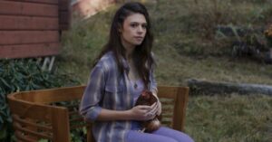 Nicole Maines Instagram - Pour one out for my girl Beth. Couldn’t sit still and didn’t know her lines. Rip tho. 🐓

#yellowjackets #nochickenswereharmed