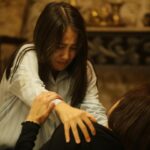 Nicole Rossi Instagram - INDIGO sedang tayang di Bioskop 🖤 Terimakasih banyak kepada 824.760 penonton yang sudah menjadi sahabat Indigo 🖤 . Apakah kamu salah satunya ?? 🤩 Slide 2-10 : BTS Indigo #BTSindigo #NicoleRossi #NicRossi 📸 Ka @azzamphoto ( thank you kak untuk foto-fotonya 🙏)
