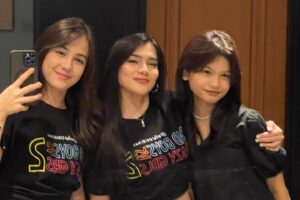 Nicole Rossi Instagram - Series Bad Boys VS Crazy Girls season 2

Tayang 4 Desember 2023 only on @viuindonesia

Ps: Thank you ka Nunu sayang lukisannya , I love it ka 🫶🏻