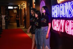 Nicole Rossi Instagram - Series Bad Boys VS Crazy Girls season 2

Tayang 4 Desember 2023 only on @viuindonesia

Ps: Thank you ka Nunu sayang lukisannya , I love it ka 🫶🏻