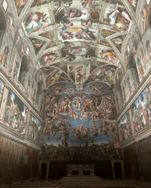 Nicoletta Romanoff Instagram - Honored to have become Patron of the Vatican Museums 🤍
.
Lifetime experience met high expectations ♥️
.
Foto eccezionalmente autorizzate @vaticanmuseums in quanto @vaticanpatrons 🙏
