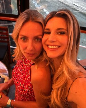 Nicoletta Romanoff Instagram - 🐆♥️ A tutti i miei amici , che con il loro amore mi danno sempre un buon motivo per festeggiare !!! Life is too short- throw a party, always give yourself a reason to smile 🫶🏻
.
#animalierparty