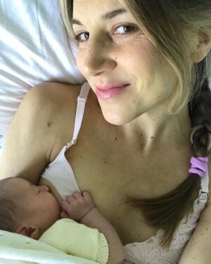 Nicoletta Romanoff Instagram - La più bella preghiera che sia mai stata scritta, è composta da una sola parola; Mamma.
♥️
.
#buonafestadellamamma