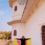 Nidhi Uttam Instagram - Amidst the hustle, find your sukoon. 🌸🧘‍♀️ #breathe #travels Can you guess the location?